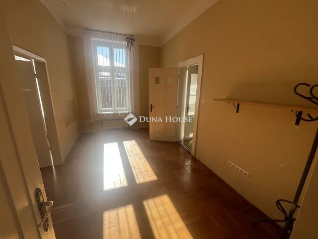 Kiadó lakás Budapest V. kerület, Arany János utca 49 nm