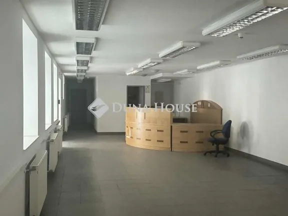 Eladó kereskedelmi és ipari ingatlan Budapest I. kerület 844 nm