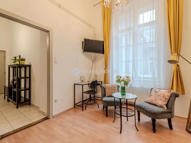 Kiadó lakás Budapest V. kerület, Arany János utca 34 nm