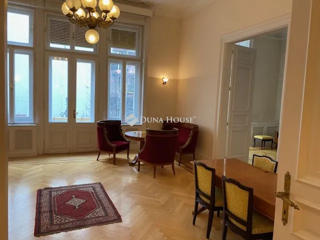 Kiadó lakás Budapest V. kerület, Október 6. utca 163 nm