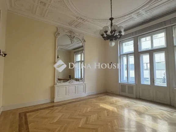 Kiadó lakás Budapest V. kerület 163 nm