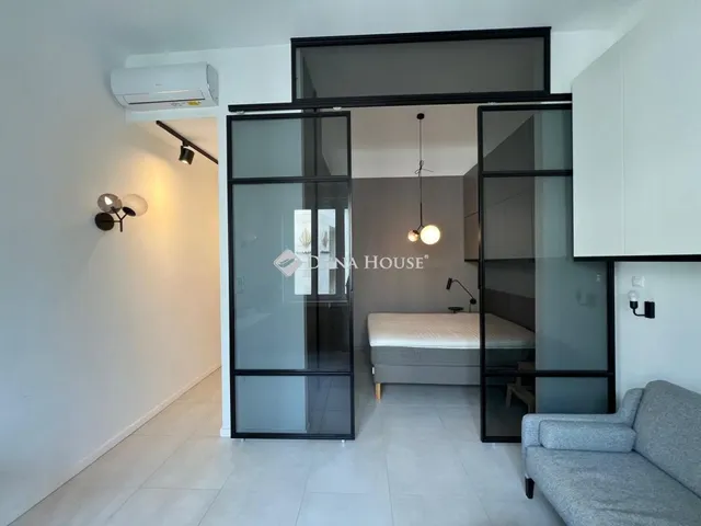 Eladó lakás Budapest V. kerület, Szervita tér 42 nm