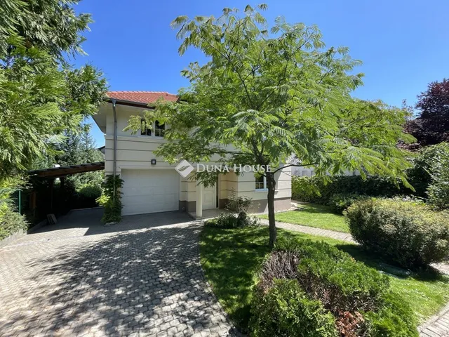 Eladó ház Budapest II. kerület 330 nm