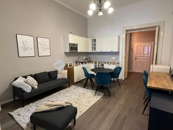 Eladó lakás Budapest VI. kerület 79 nm