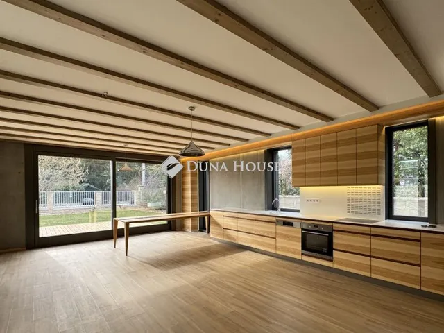 Eladó ház Budapest II. kerület 180 nm