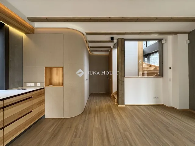 Eladó ház Budapest II. kerület 180 nm