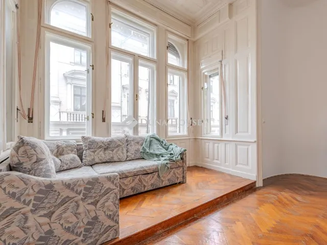 Eladó lakás Budapest V. kerület 91 nm