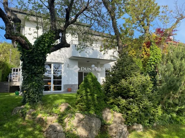 Eladó ház Budapest II. kerület 285 nm