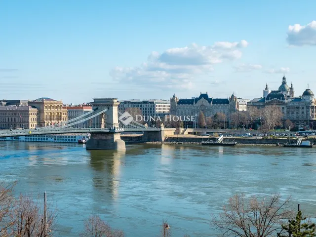 Eladó lakás Budapest I. kerület 143 nm