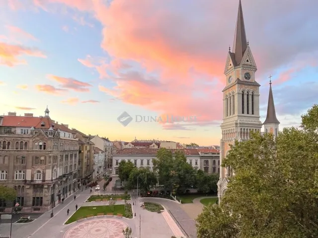 Kiadó lakás Budapest IX. kerület, Bakáts tér 142 nm