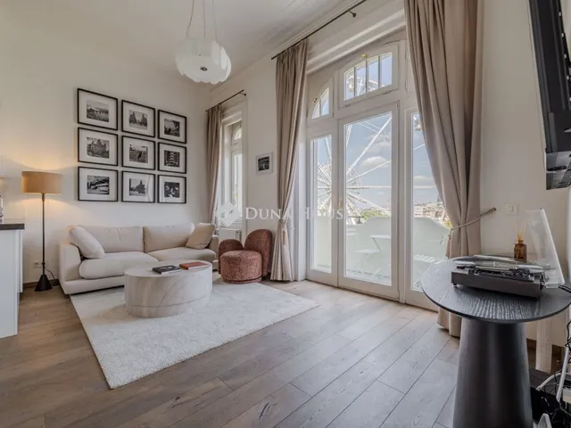 Kiadó lakás Budapest V. kerület, Erzsébet tér 71 nm