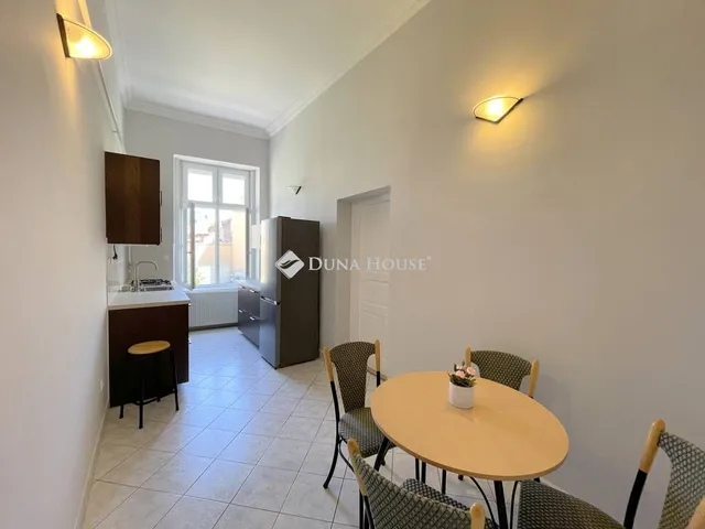 Kiadó lakás Budapest V. kerület, Veres Pálné utca 79 nm