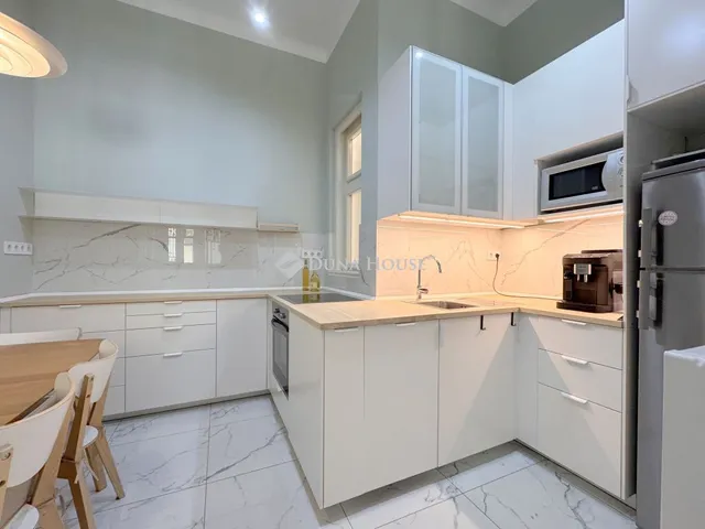 Kiadó lakás Budapest XI. kerület, Villányi út 119 nm
