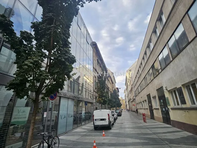 Eladó lakás Budapest V. kerület, Vadász utca 19 nm