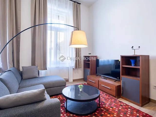 Eladó lakás Budapest VI. kerület 111 nm