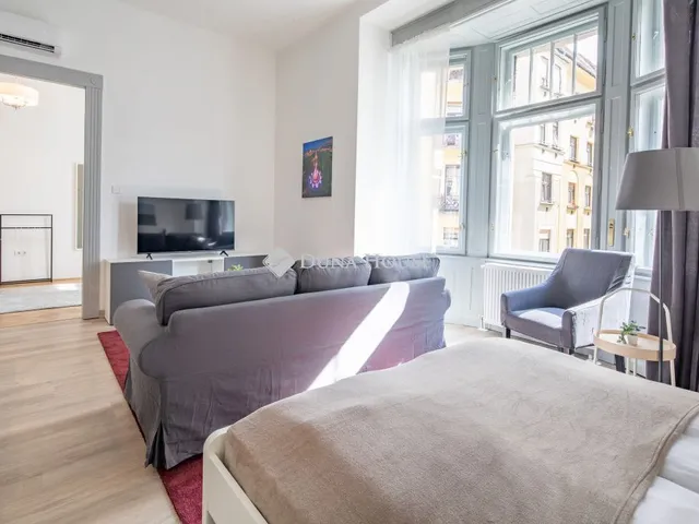 Eladó lakás Budapest IX. kerület, Bakáts utca 114 nm