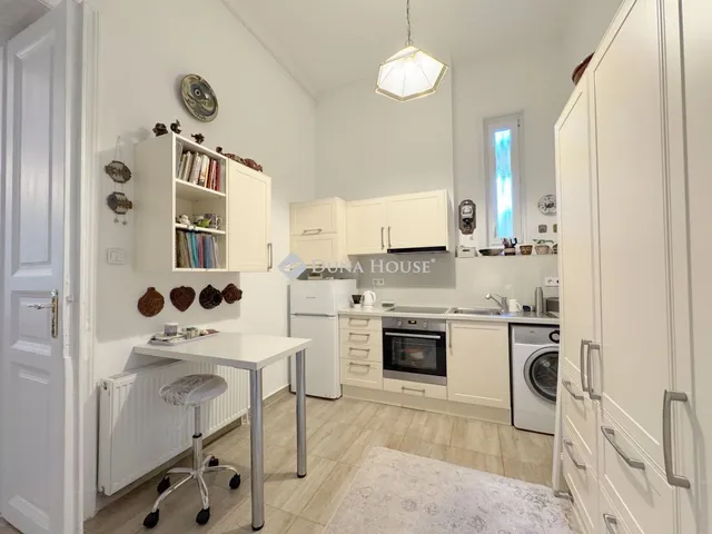 Eladó lakás Budapest VI. kerület, Felsőerdősor utca 81 nm