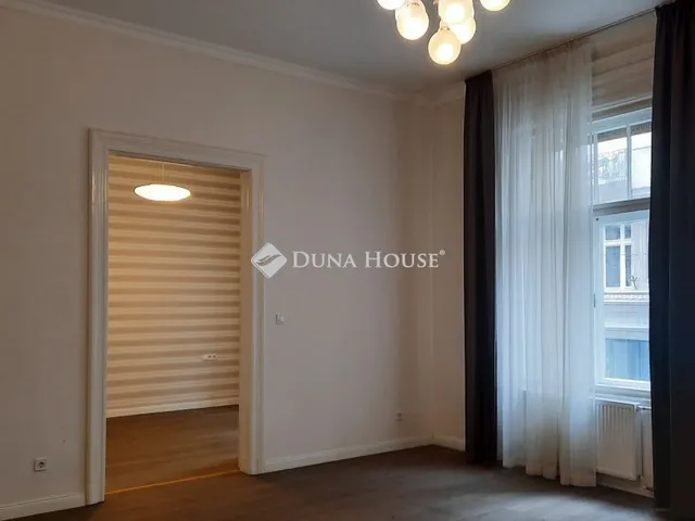 Kiadó lakás Budapest V. kerület, Zoltán utca 139 nm