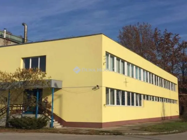Eladó kereskedelmi és ipari ingatlan Ács, Gyár út 67000 nm