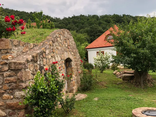 Eladó ház Ábrahámhegy 200 nm