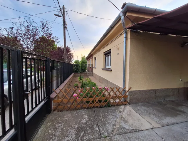 Eladó ház Budapest XVI. kerület 98 nm