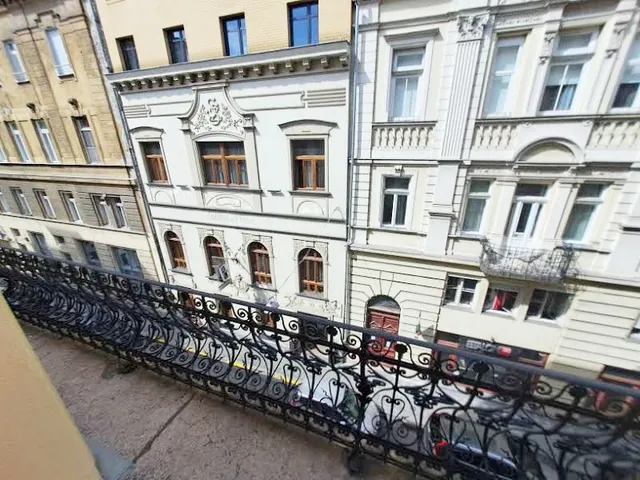 Eladó lakás Budapest V. kerület 93 nm