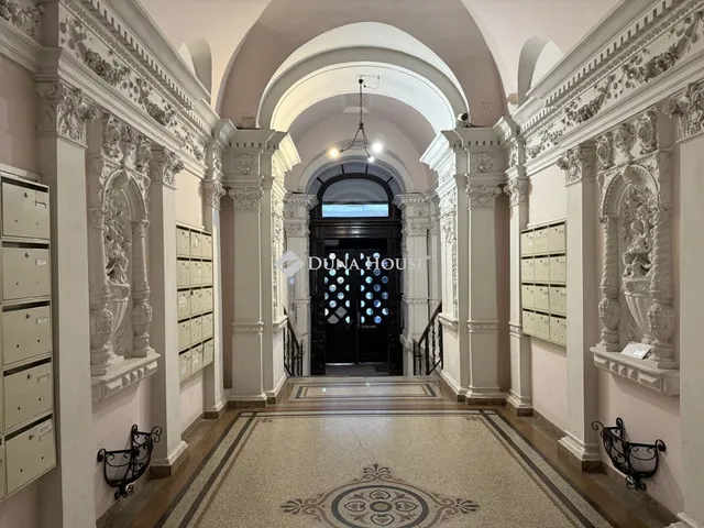 Eladó lakás Budapest V. kerület 126 nm