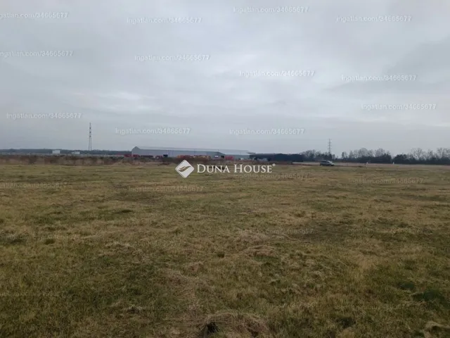 Eladó kereskedelmi és ipari ingatlan Iszkaszentgyörgy 42188 nm