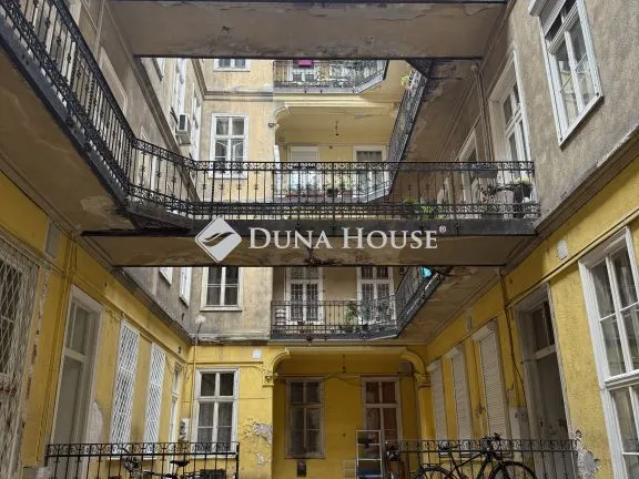 Eladó lakás Budapest II. kerület 218 nm