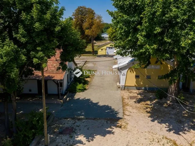 Eladó kereskedelmi és ipari ingatlan Polgárdi 600 nm