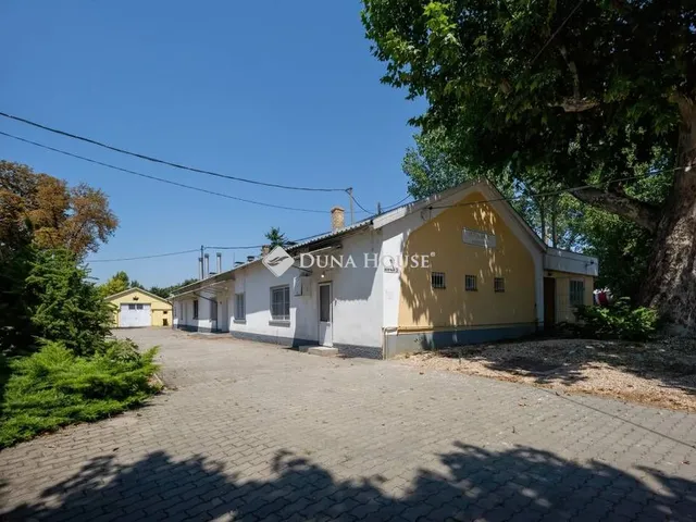 Eladó kereskedelmi és ipari ingatlan Polgárdi 600 nm