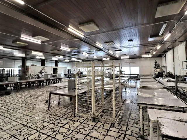 Eladó kereskedelmi és ipari ingatlan Budapest XXI. kerület, Színesfém utca 2984 nm