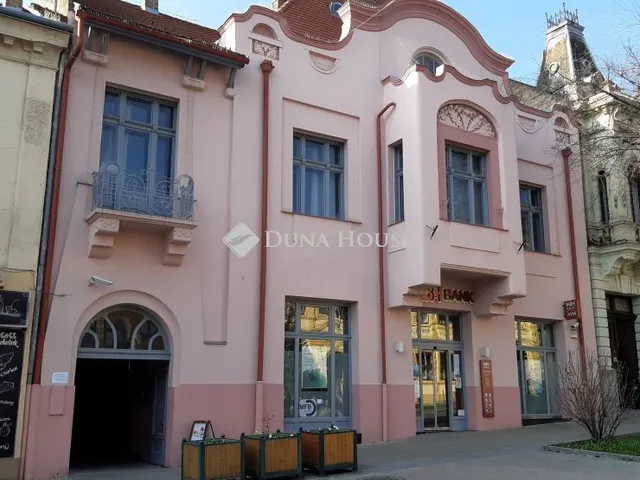 Kiadó kereskedelmi és ipari ingatlan Szekszárd 153 nm