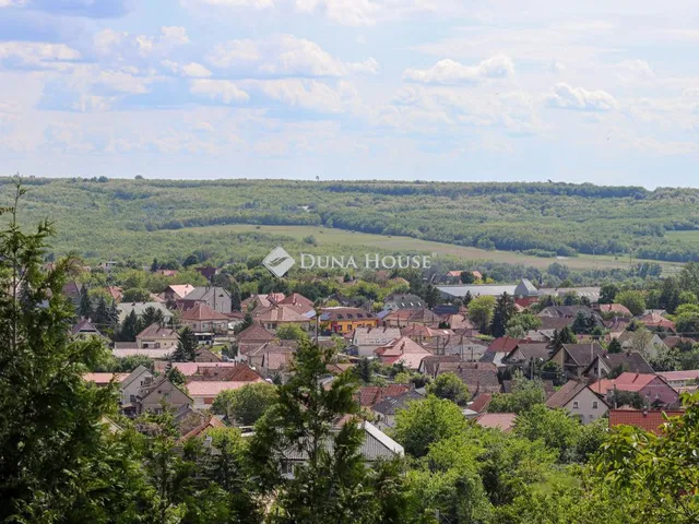 Eladó ház Mogyoród 232 nm