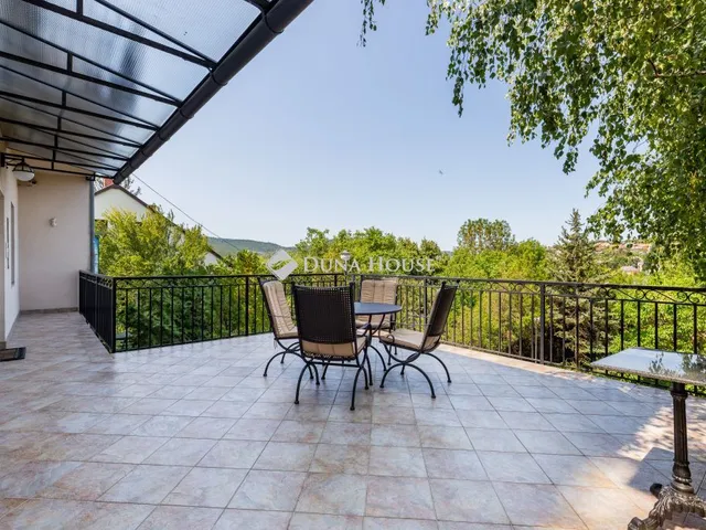 Eladó ház Budapest II. kerület 261 nm