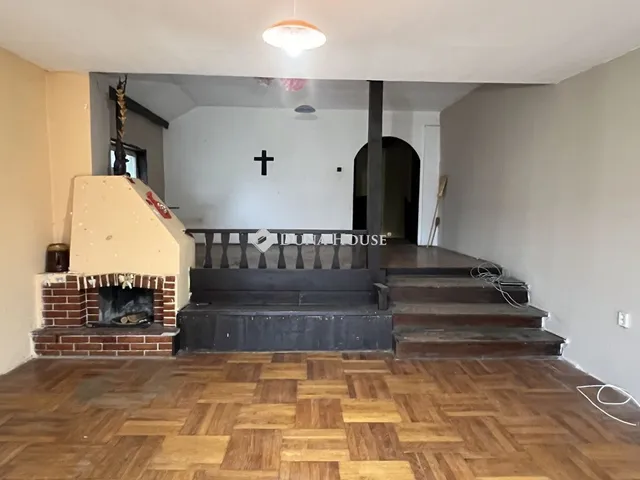 Eladó ház Budapest XXII. kerület, Bencés utca 370 nm