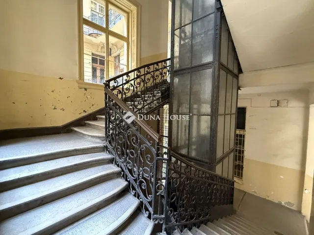 Eladó lakás Budapest VI. kerület 120 nm