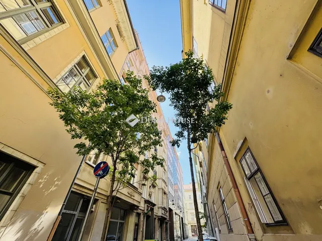 Eladó lakás Budapest V. kerület, Vármegye utca 63 nm