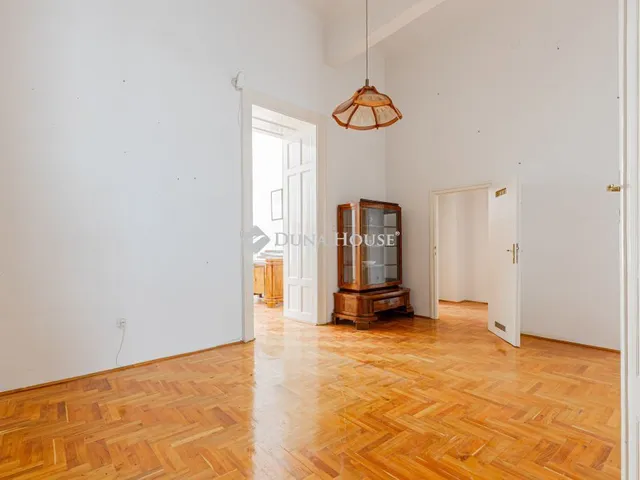 Eladó lakás Budapest V. kerület 106 nm