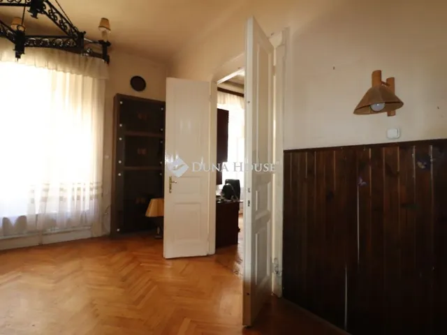 Eladó lakás Budapest V. kerület 71 nm