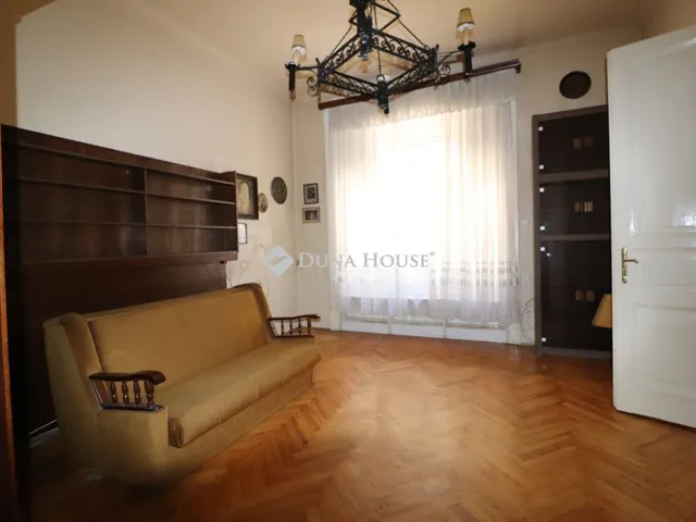 Eladó lakás Budapest V. kerület 71 nm