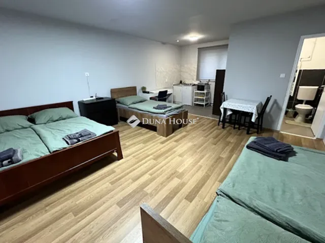 Eladó kereskedelmi és ipari ingatlan Budapest X. kerület 3468 nm