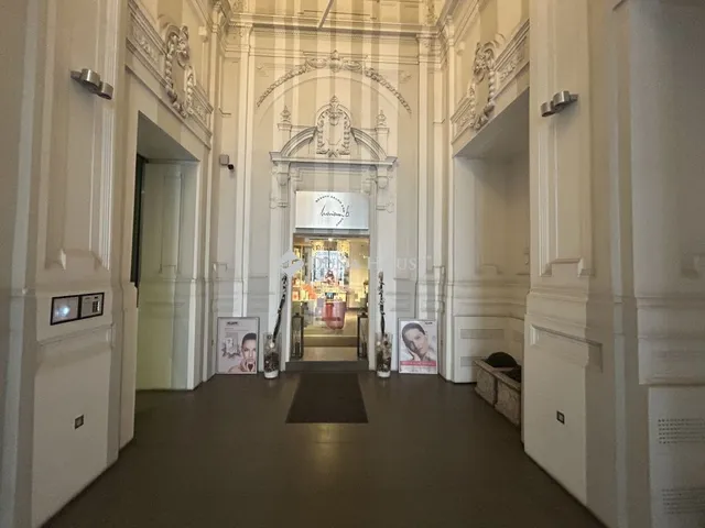 Eladó kereskedelmi és ipari ingatlan Budapest V. kerület 105 nm