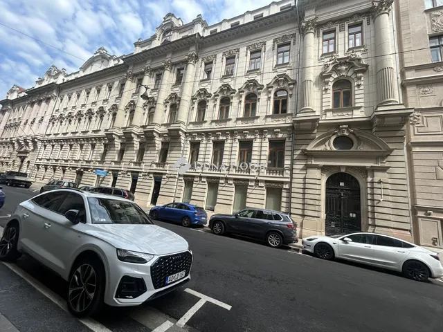 Eladó kereskedelmi és ipari ingatlan Budapest V. kerület 105 nm