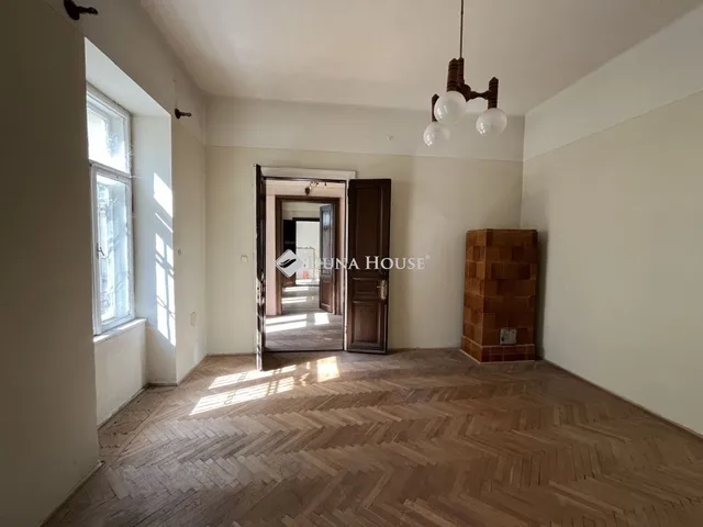 Eladó lakás Budapest VI. kerület 74 nm