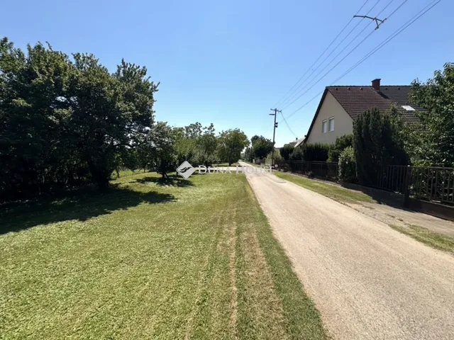 Eladó telek Balatonvilágos 1000 nm