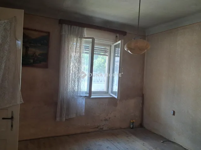 Eladó ház Pilisvörösvár, Határ utca 72 nm