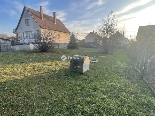 Eladó telek Gyömrő 680 nm