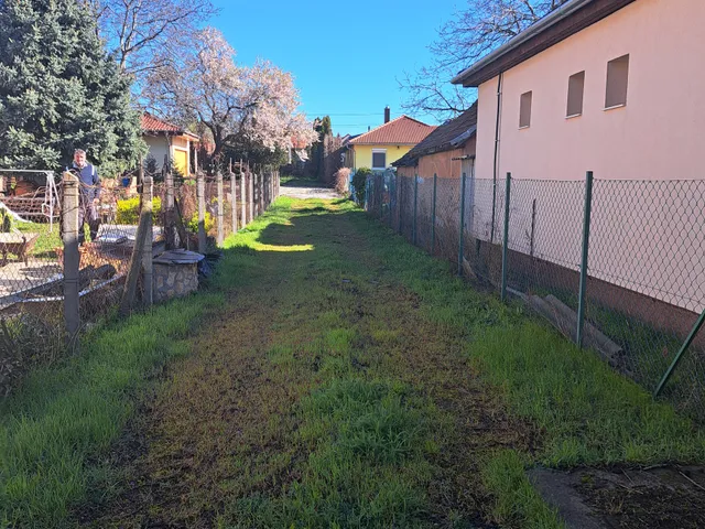 Eladó telek Gyömrő 830 nm