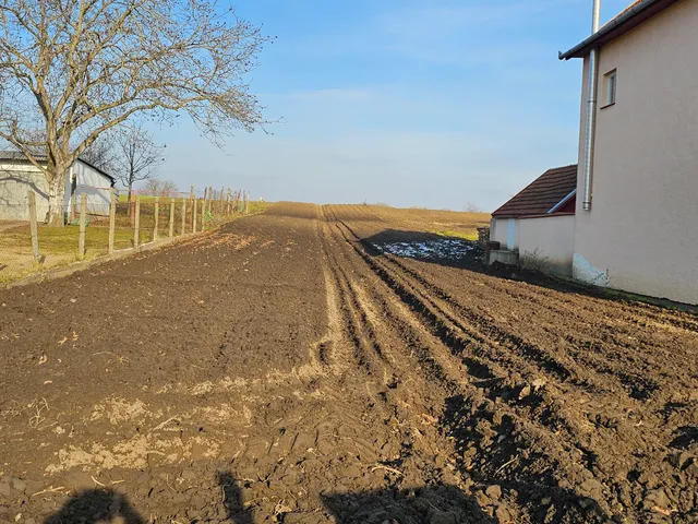 Eladó telek Tápiószentmárton 3751 nm